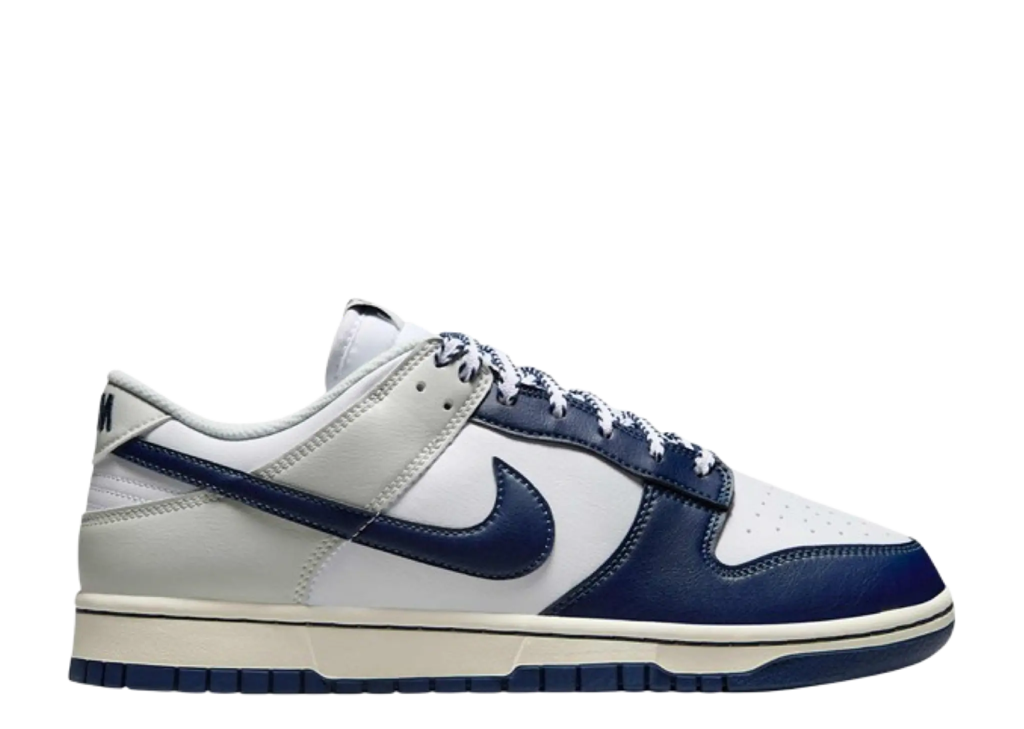 Nike Dunk Low New York Yankees