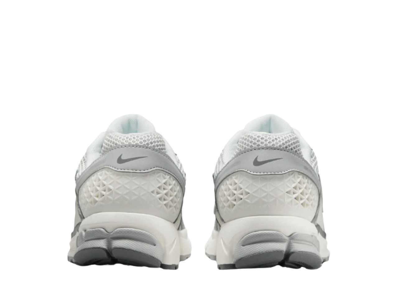Nike Zoom Vomero 5 Metallic Silver - photo 3