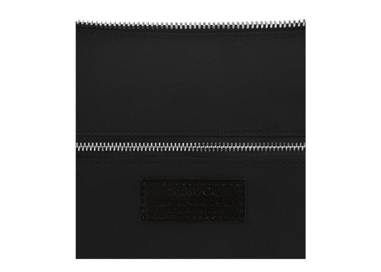 Stand Oil Tickle Bag Black - photo 4
