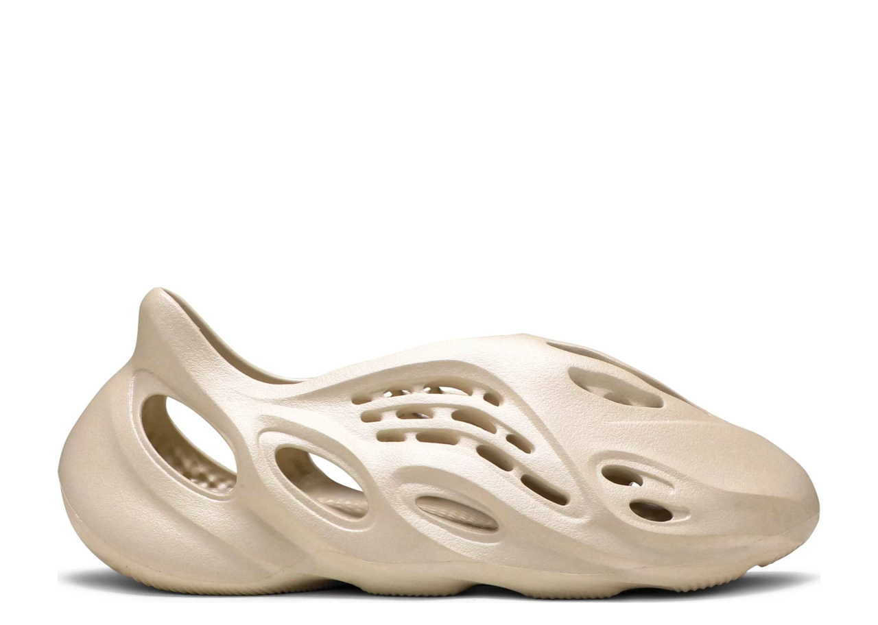 Yeezy Foam RNNR Sand