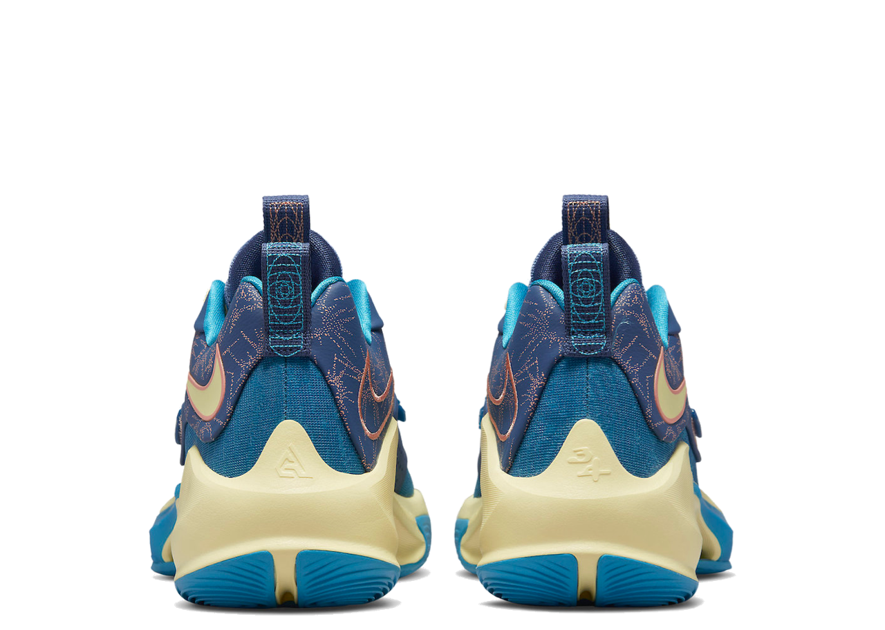 Nike Zoom Freak 3 Valentine's Day - photo 3