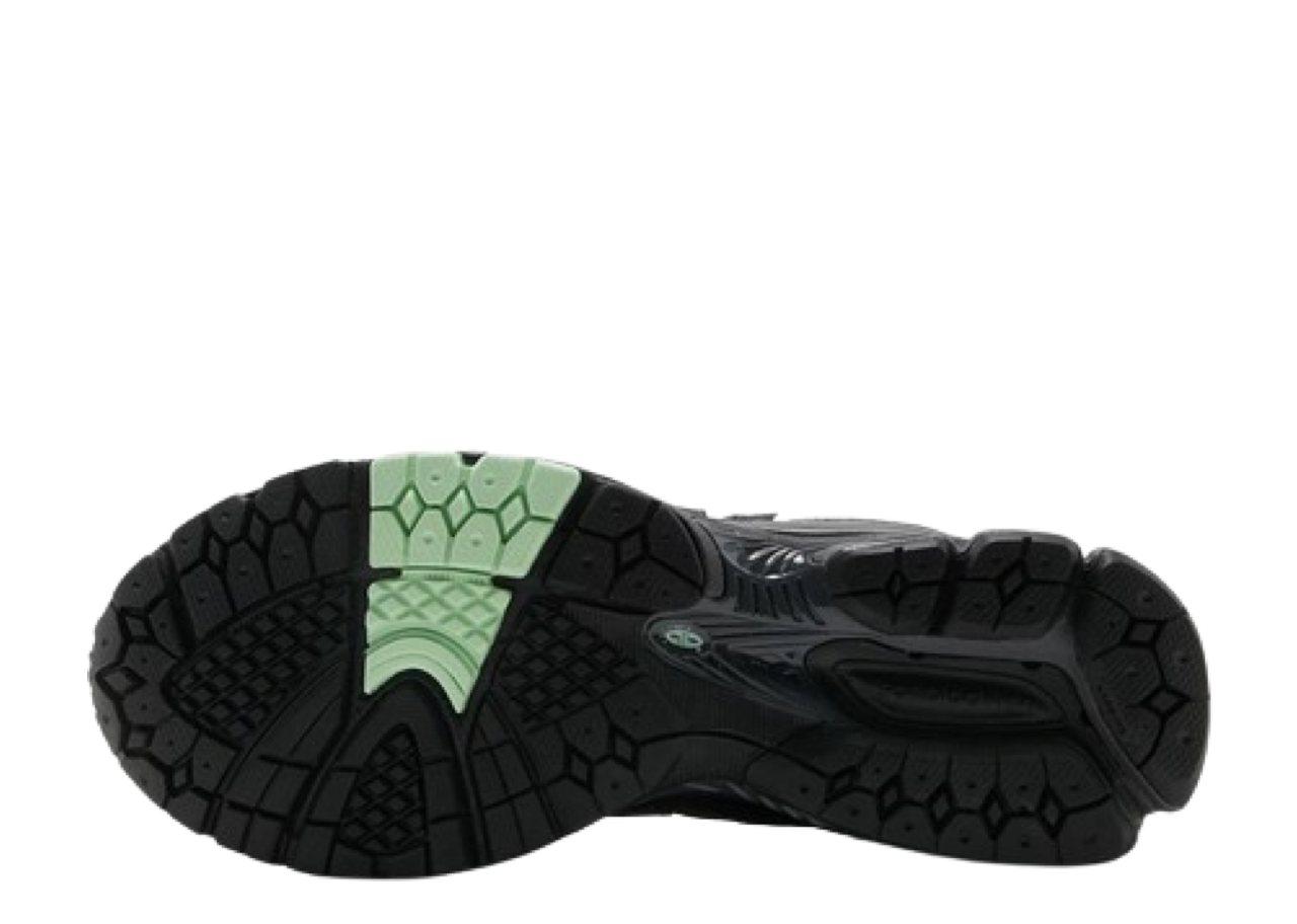 New Balance 2002R Black Silver Green - photo 4