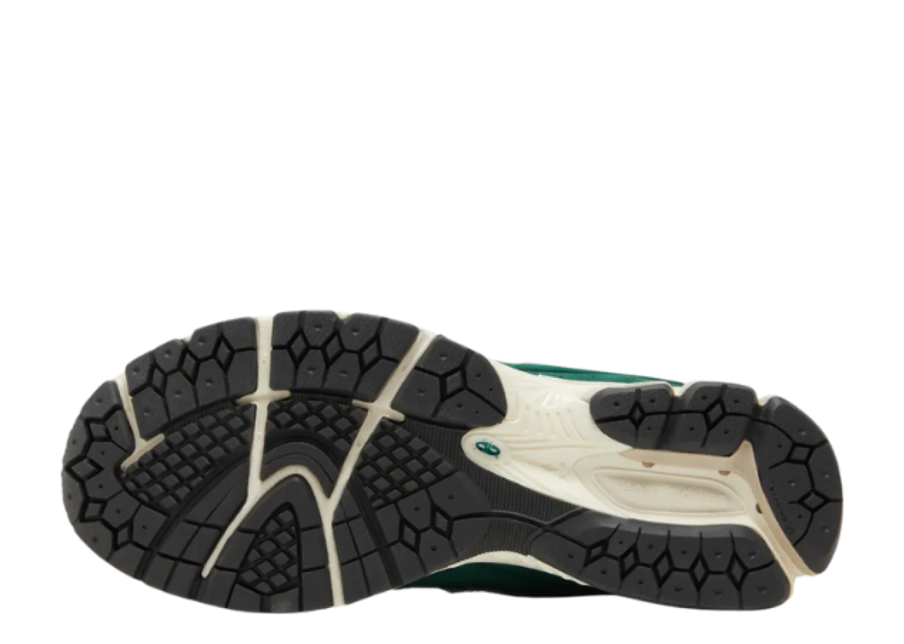 New Balance 2002R Nightwatch Green - photo 4