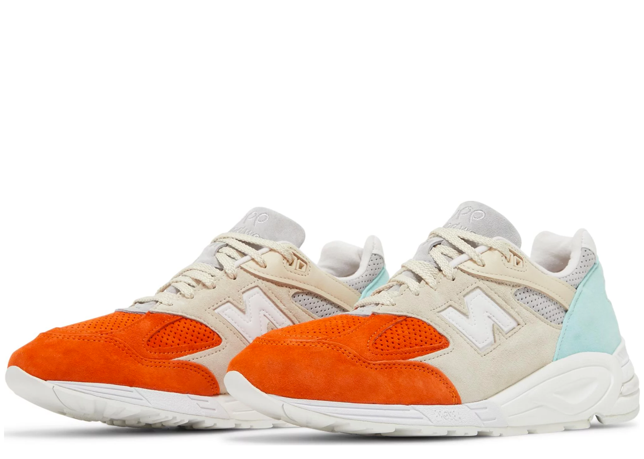 New Balance 990v2 Kith Cyclades (with Socks) - photo 2