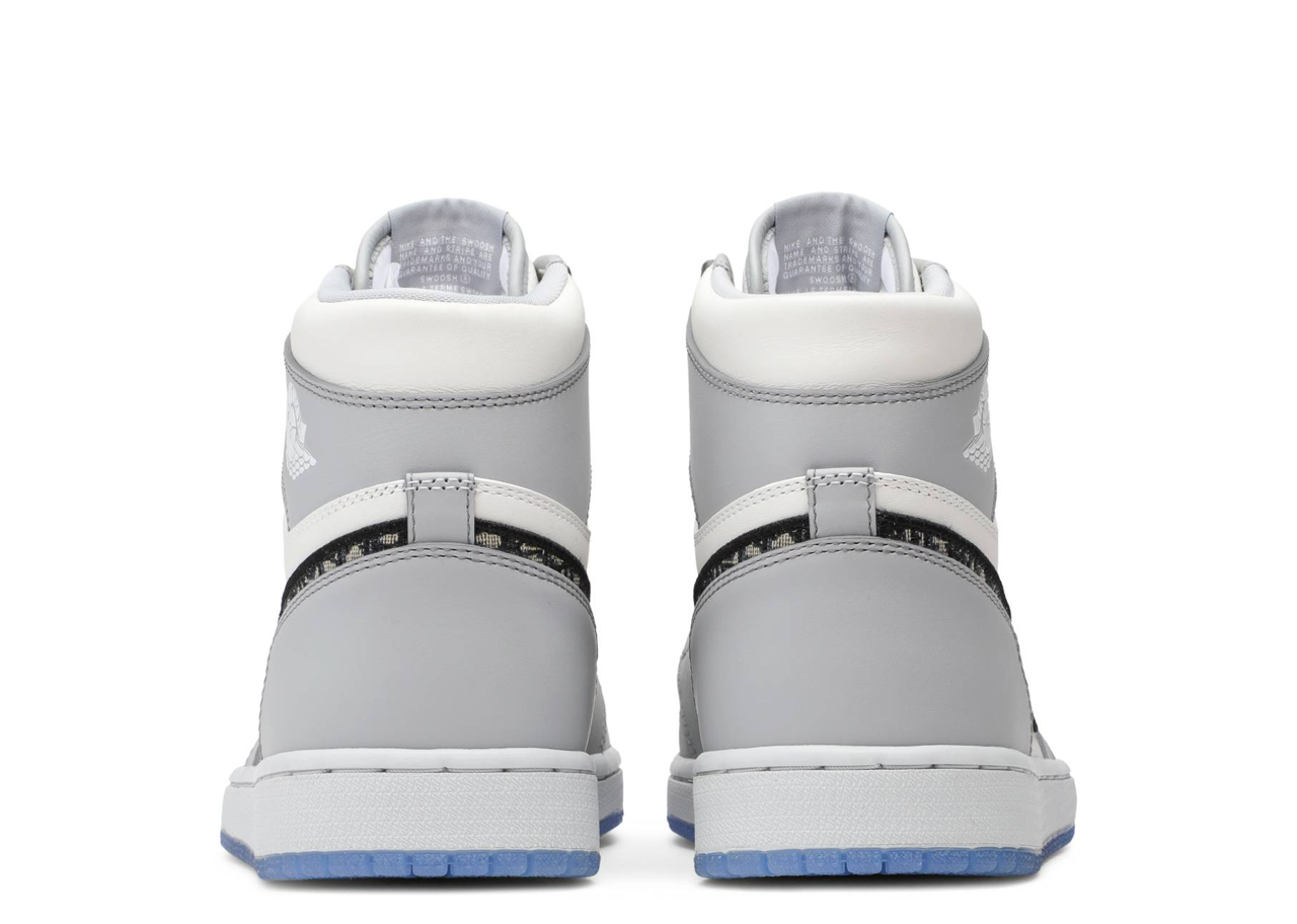 Air Jordan 1 Retro High Dior - photo 3